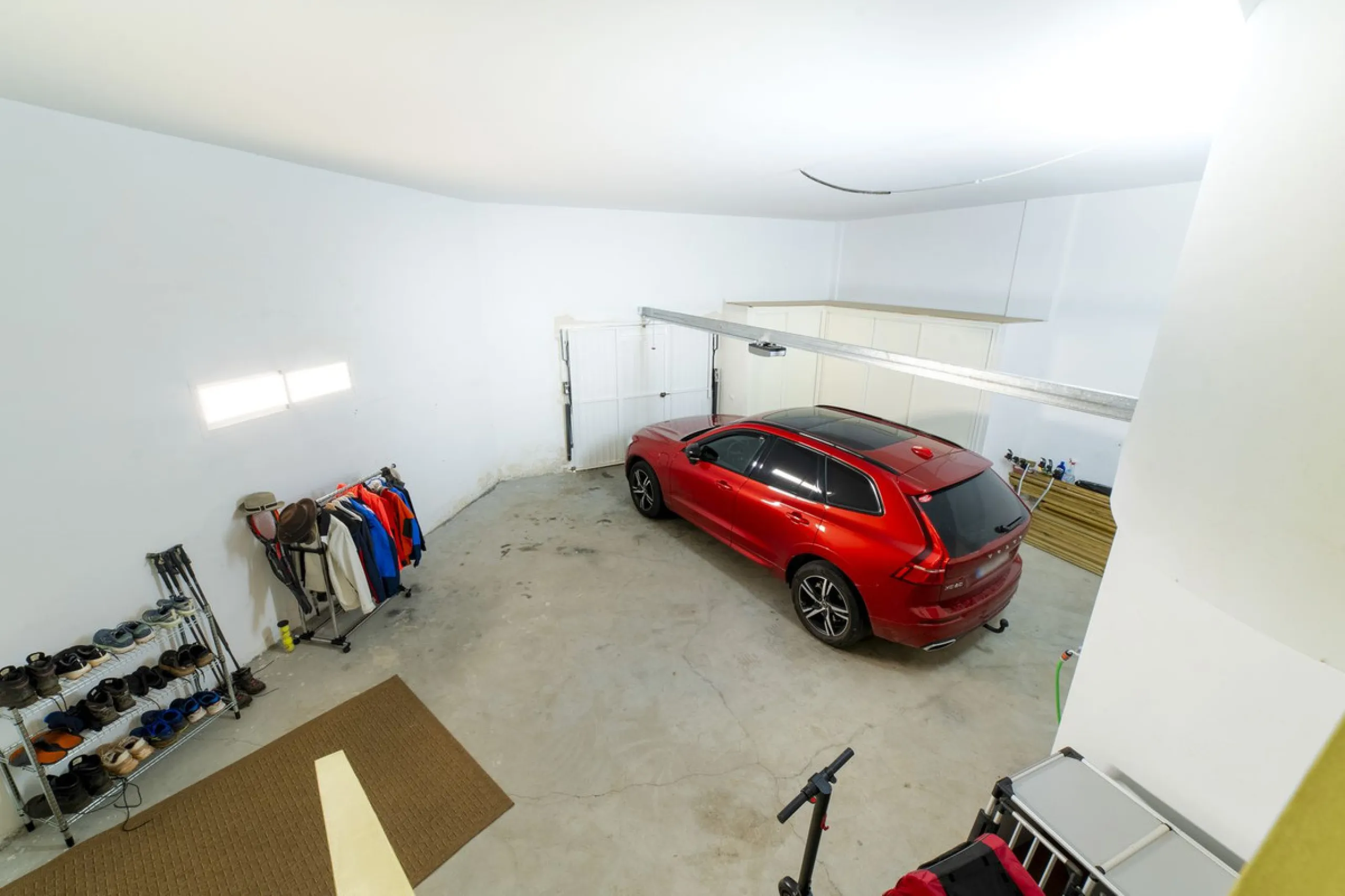 TOWNHOUSE IN ROSAMAR URBANIZATION