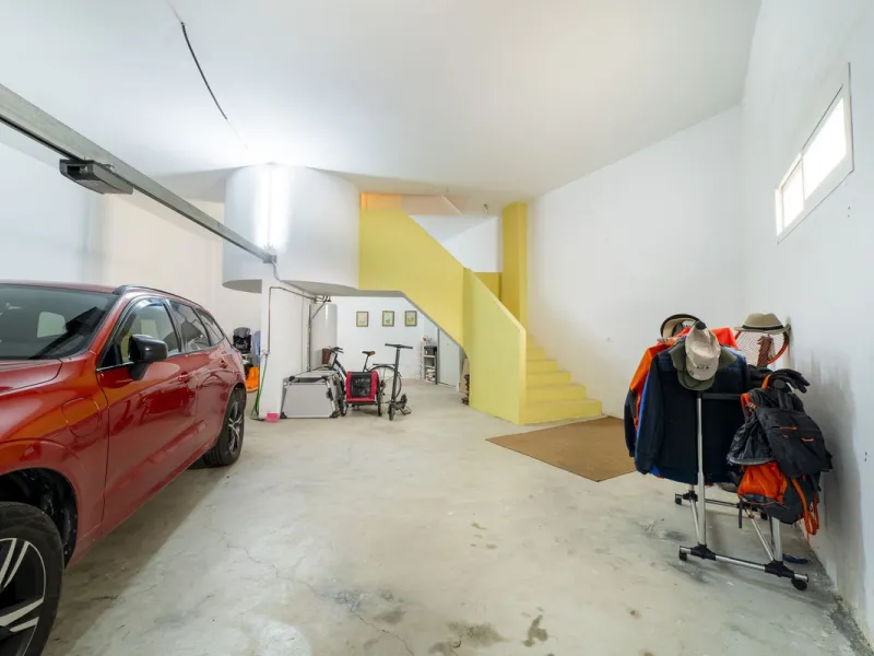 TOWNHOUSE IN ROSAMAR URBANIZATION