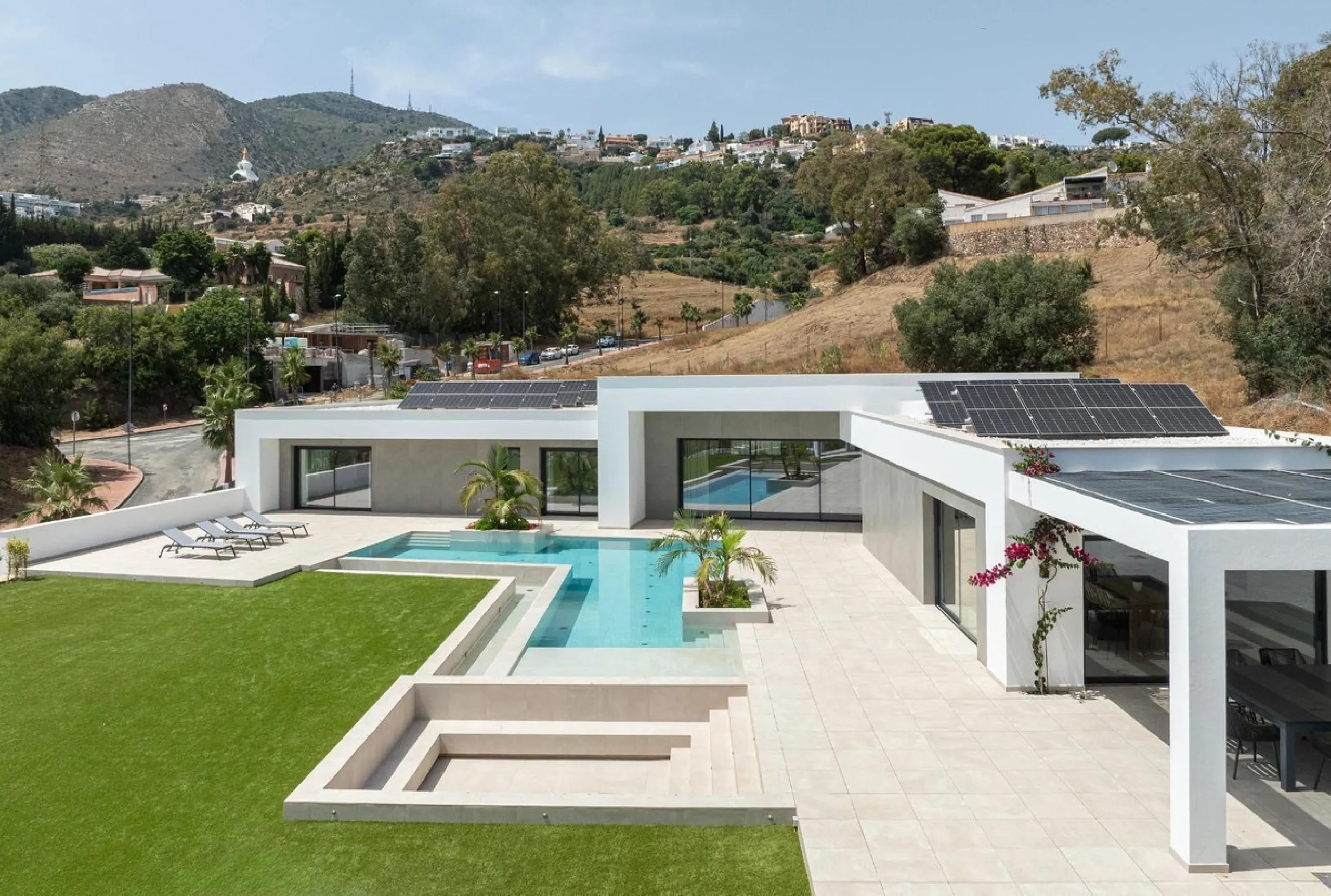 ICONIC 5-BEDROOM LUXURY VILLA IN RANCHO SANTA MÓNICA – BENALMÁDENA