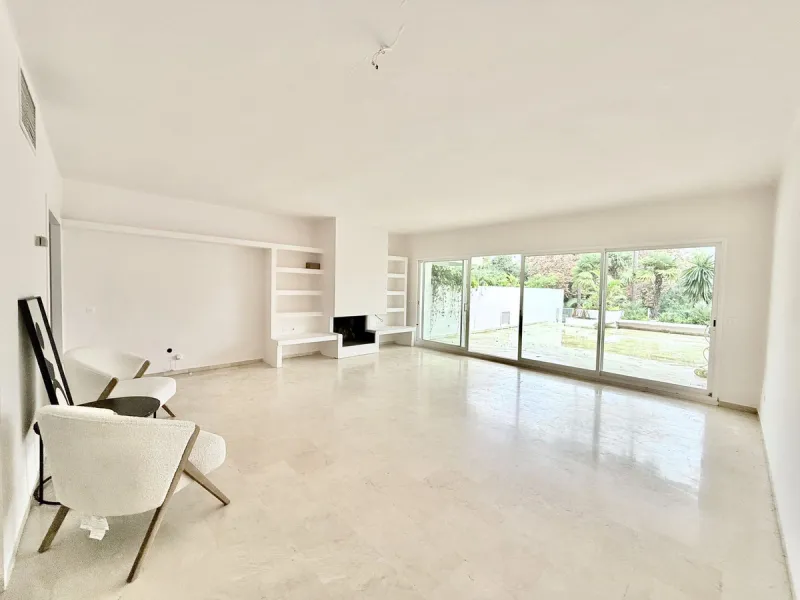 Apartment - Ground Floor Apartment в продаже в Marbella, Málaga. В доме 1 спален и 1 ванных комнат. Площадь дома 110 м²