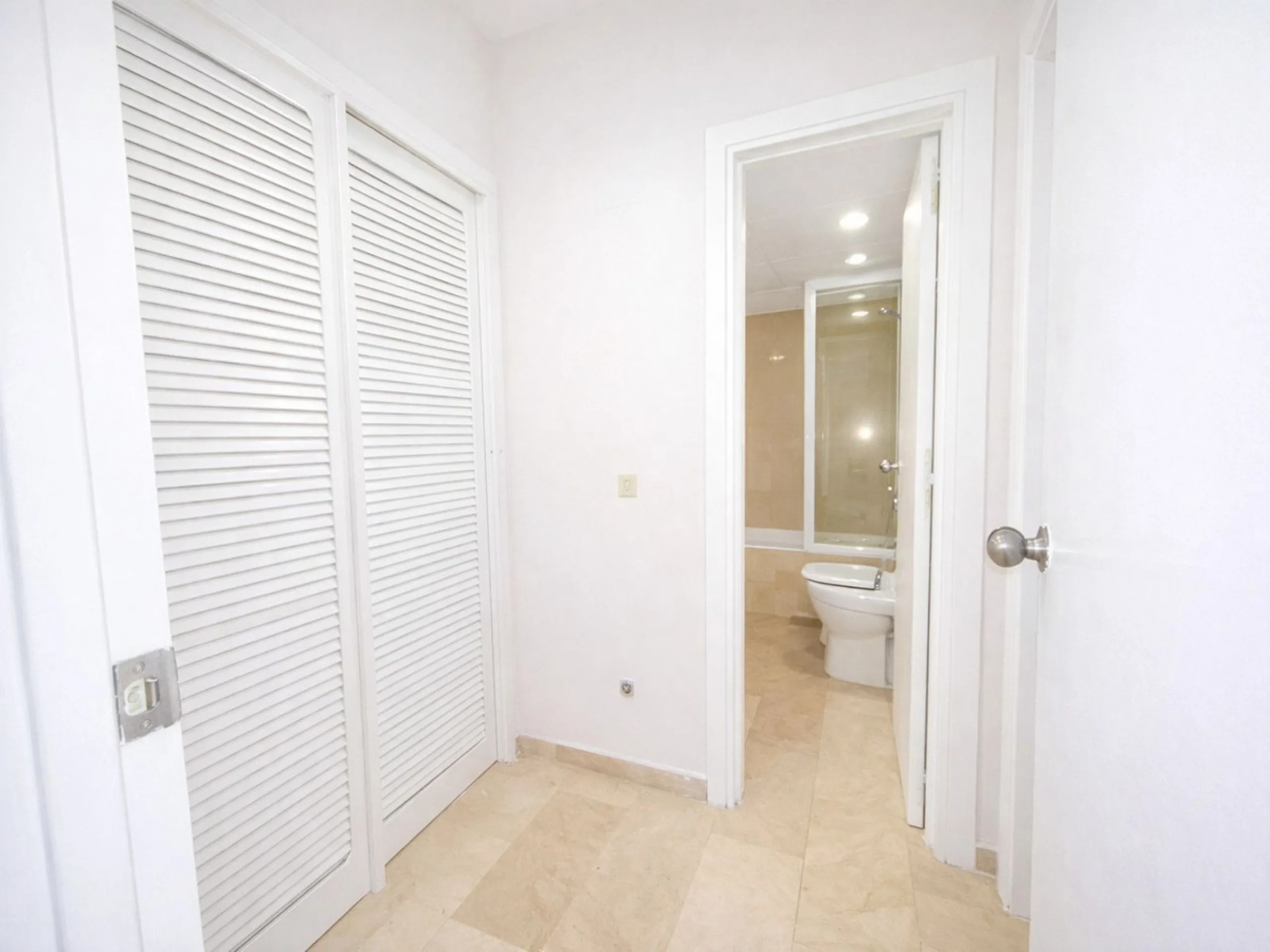 Apartment - Ground Floor Apartment в продаже в Marbella, Málaga. В доме 1 спален и 1 ванных комнат. Площадь дома 110 м²