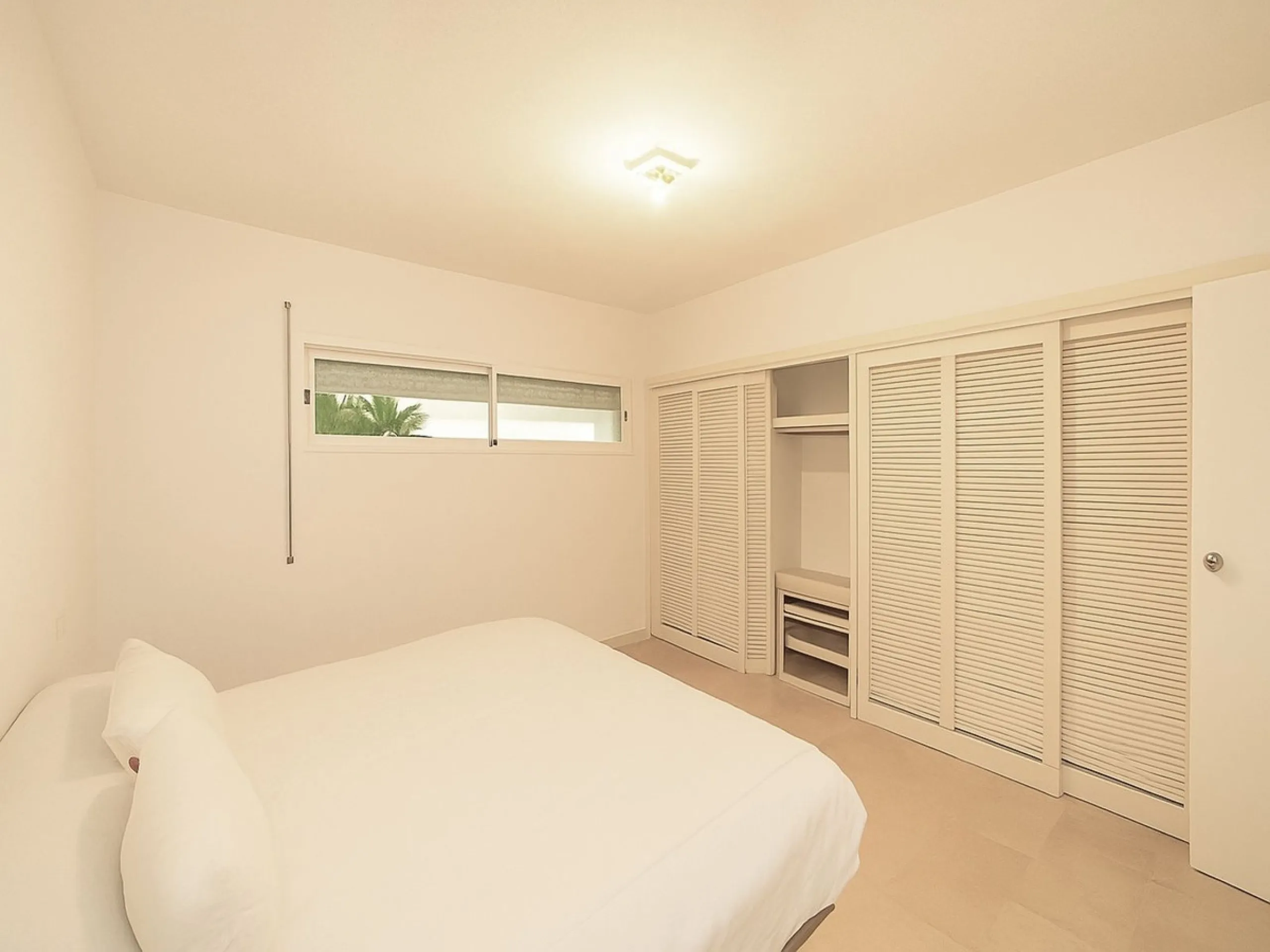 Apartment - Ground Floor Apartment в продаже в Marbella, Málaga. В доме 1 спален и 1 ванных комнат. Площадь дома 110 м²