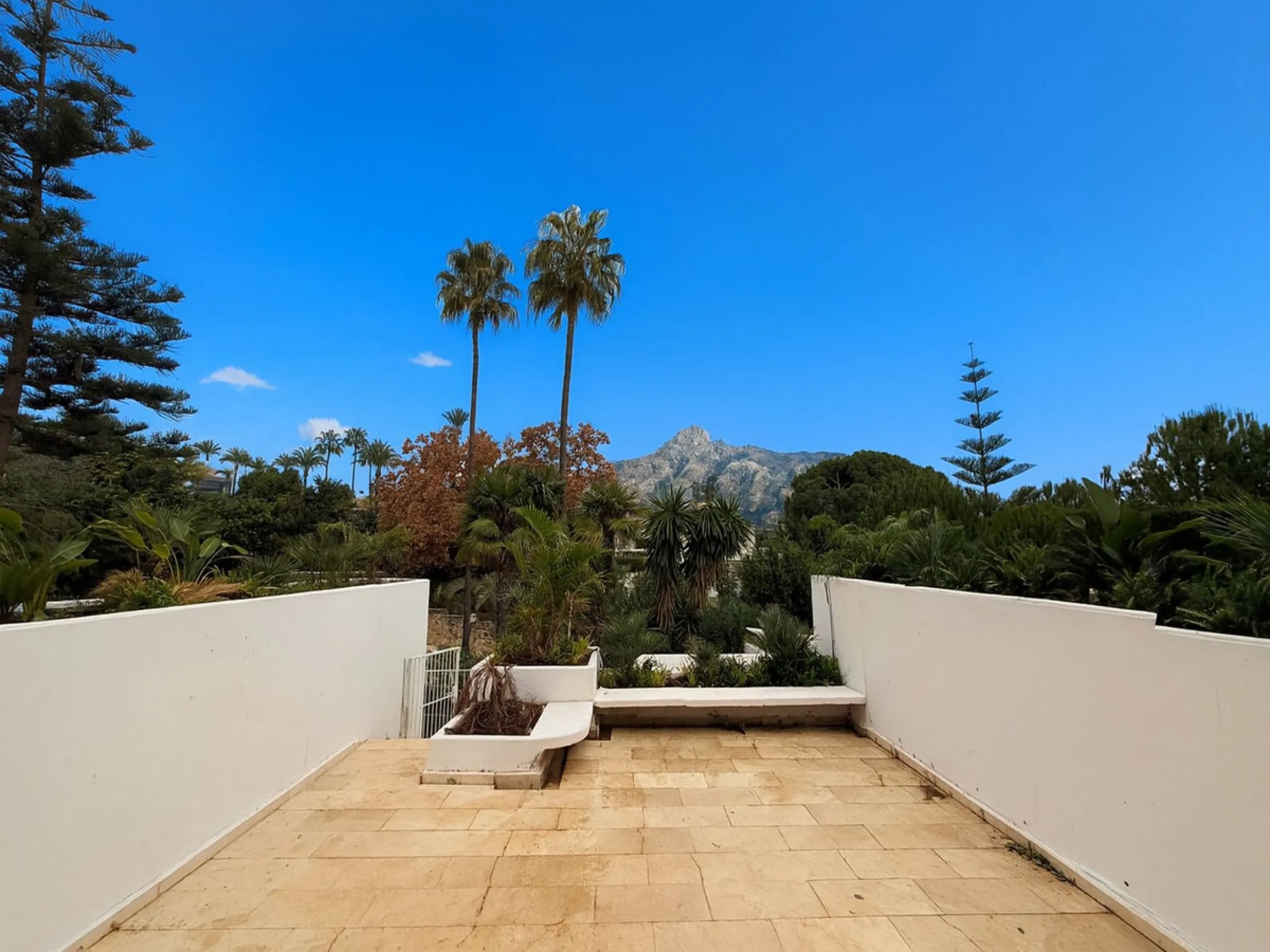 Apartment - Ground Floor Apartment в продаже в Marbella, Málaga. В доме 1 спален и 1 ванных комнат. Площадь дома 110 м²