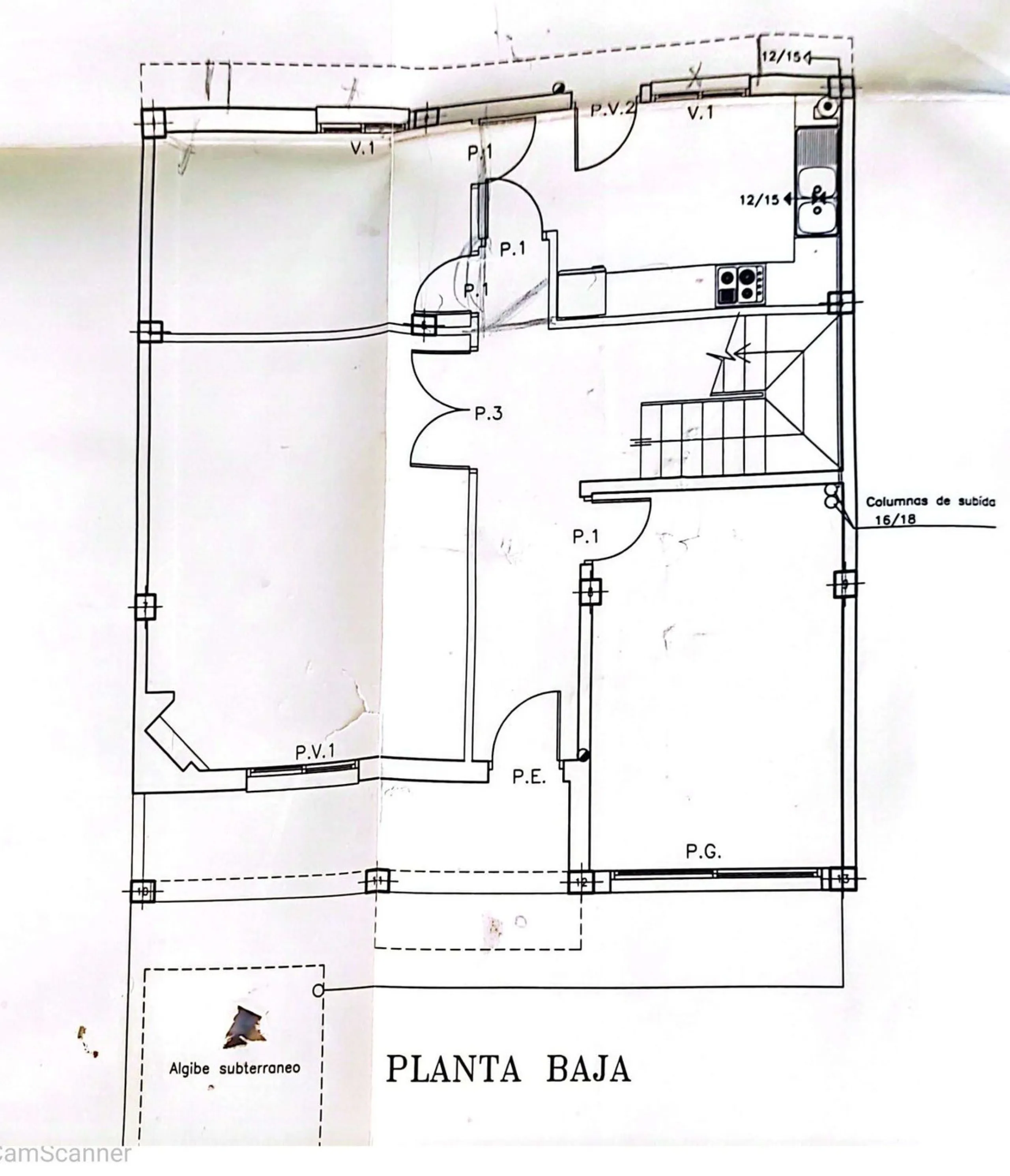 House - Townhouse в продаже в Fuengirola, Málaga. В доме 5 спален и 3 ванных комнат. Площадь дома 230 м². Площадь участка 243 м²