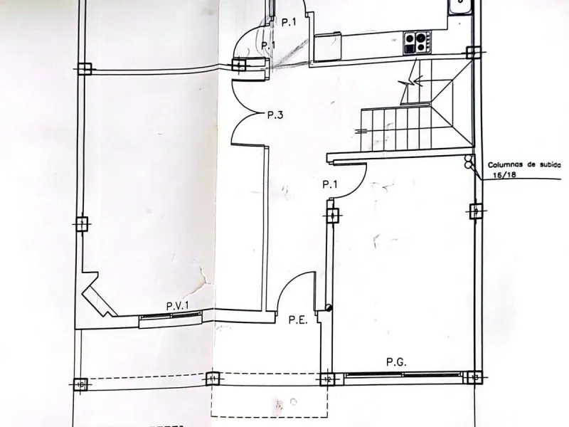 House - Townhouse в продаже в Fuengirola, Málaga. В доме 5 спален и 3 ванных комнат. Площадь дома 230 м². Площадь участка 243 м²