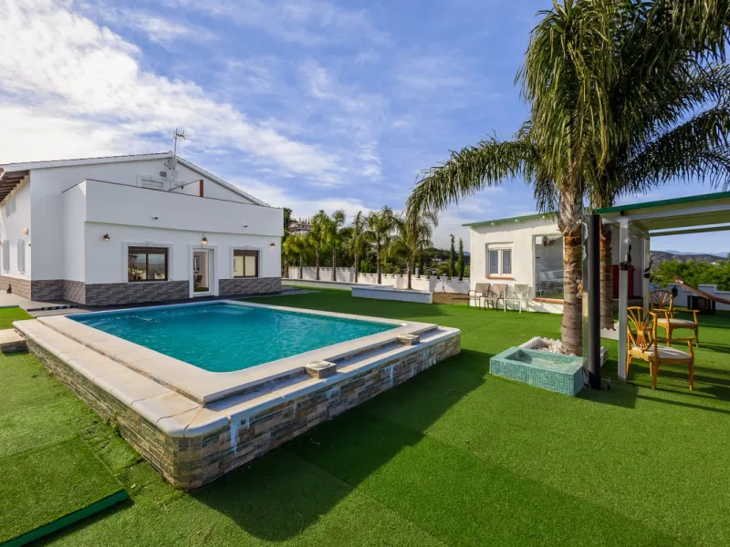 House - Detached Villa в продаже в Alhaurín el Grande, Málaga. В доме 6 спален и 5 ванных комнат. Площадь дома 336 м². Площадь участка 11788 м²