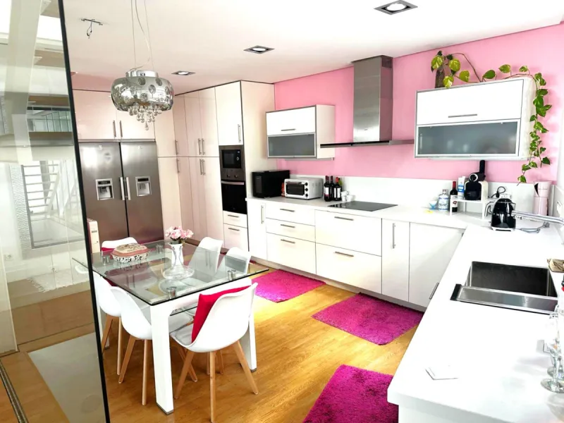 This Impressive Luxury Detached villa, constructed in 2014 has three floors, Private pool, Parking for 2 or 3 cars, gym and private terrace, all designed and styled to an excellent standard.
