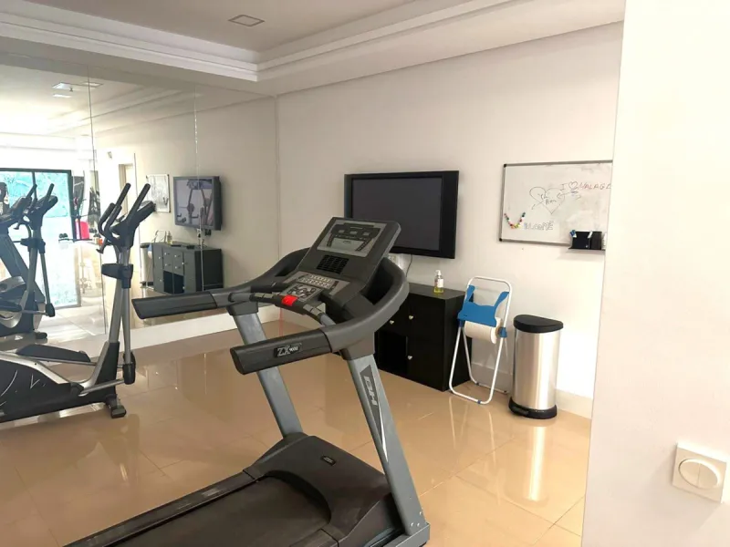 This Impressive Luxury Detached villa, constructed in 2014 has three floors, Private pool, Parking for 2 or 3 cars, gym and private terrace, all designed and styled to an excellent standard.