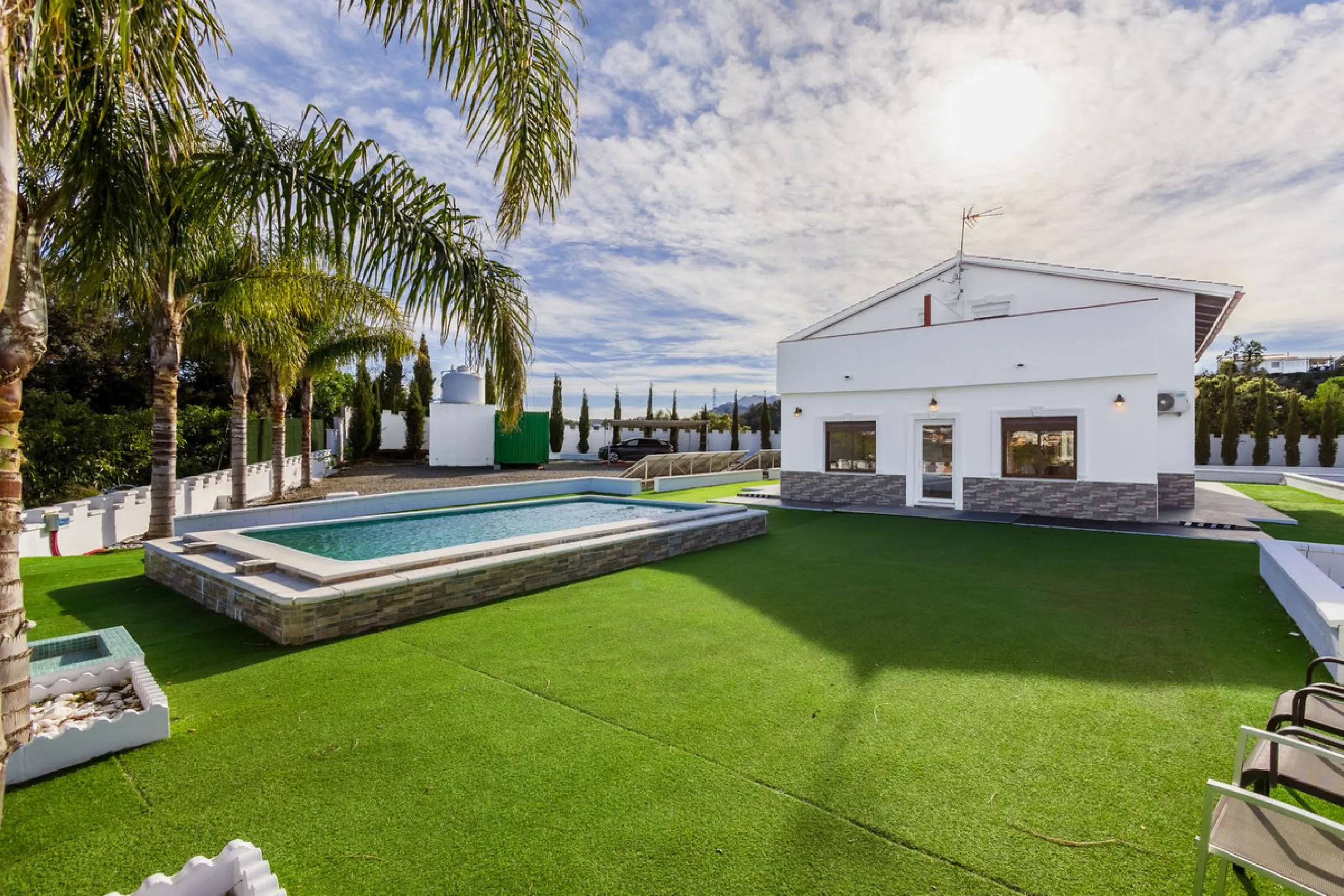 House - Detached Villa в продаже в Alhaurín el Grande, Málaga. В доме 6 спален и 5 ванных комнат. Площадь дома 336 м². Площадь участка 11788 м²