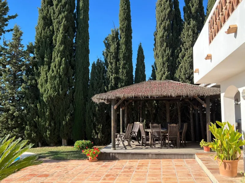 LOVELY ANDALUSIAN VILLA with AMAZING PANORAMIC VIEWS only a few minutes from Mijas Pueblo!!