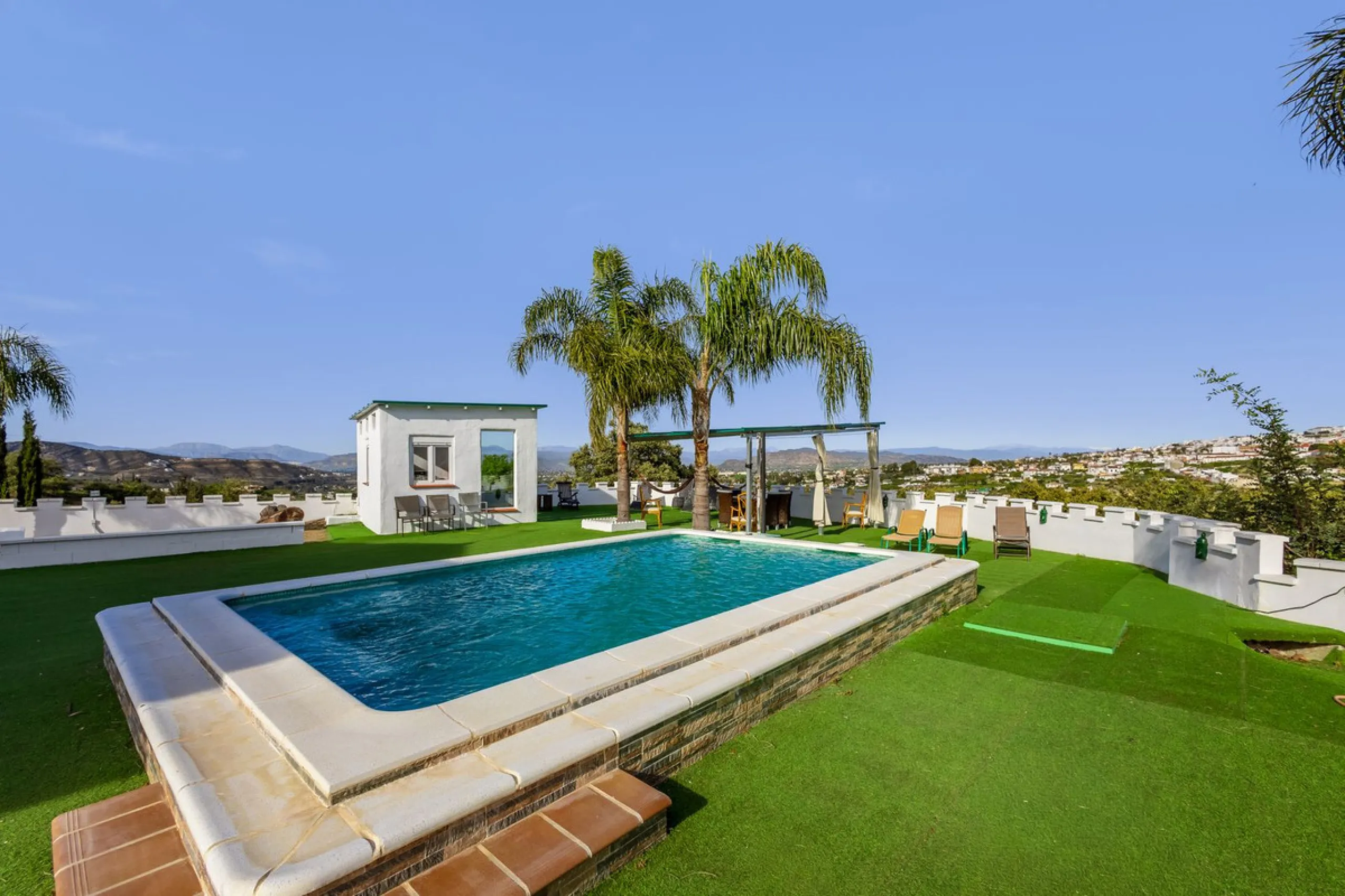 House - Detached Villa в продаже в Alhaurín el Grande, Málaga. В доме 6 спален и 5 ванных комнат. Площадь дома 336 м². Площадь участка 11788 м²