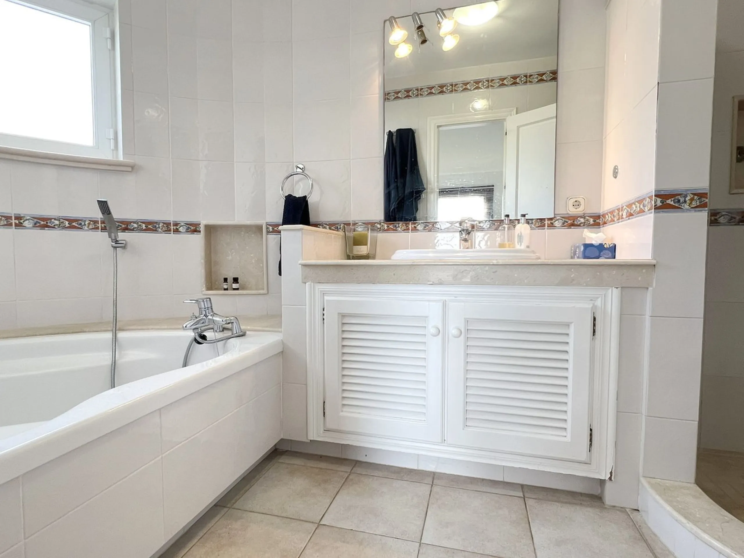 LOVELY ANDALUSIAN VILLA with AMAZING PANORAMIC VIEWS only a few minutes from Mijas Pueblo!!
