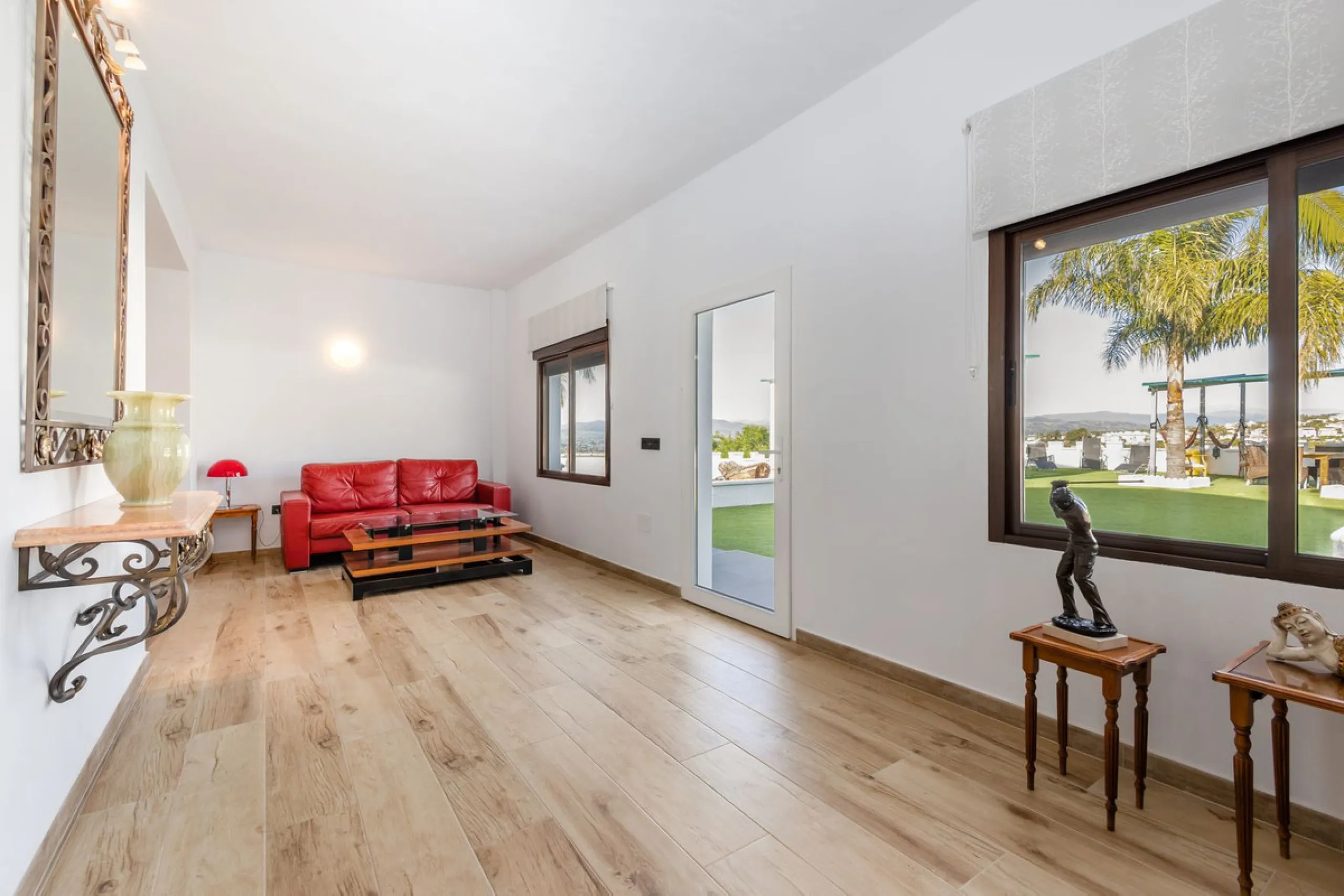 House - Detached Villa в продаже в Alhaurín el Grande, Málaga. В доме 6 спален и 5 ванных комнат. Площадь дома 336 м². Площадь участка 11788 м²