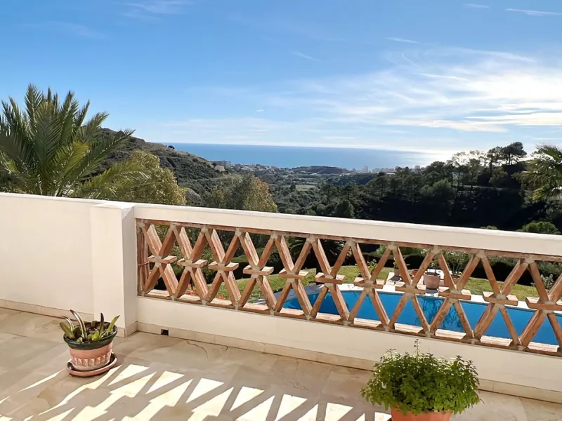 LOVELY ANDALUSIAN VILLA with AMAZING PANORAMIC VIEWS only a few minutes from Mijas Pueblo!!