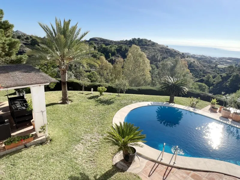 LOVELY ANDALUSIAN VILLA with AMAZING PANORAMIC VIEWS only a few minutes from Mijas Pueblo!!