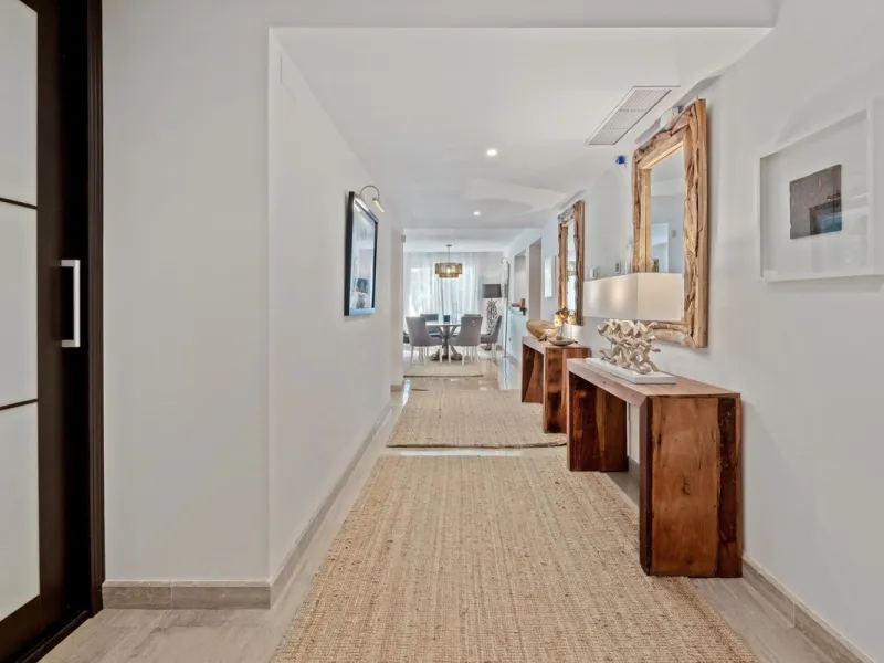Apartment - Ground Floor Apartment в продаже в Marbella, Málaga. В доме 1 спален и 2 ванных комнат. Площадь дома 245 м²