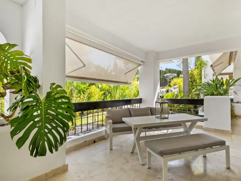 Apartment - Ground Floor Apartment в продаже в Marbella, Málaga. В доме 1 спален и 2 ванных комнат. Площадь дома 245 м²