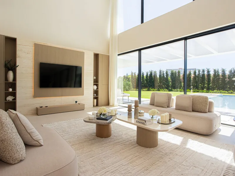 Experience unparalleled luxury in this stunning Los Monteros villa, where every detail has been crafted for sophisticated living. Boasting 6 en-suite bedrooms, a separate maid's apartment, and 8 bathrooms, this residence offers space, comfort, and style a