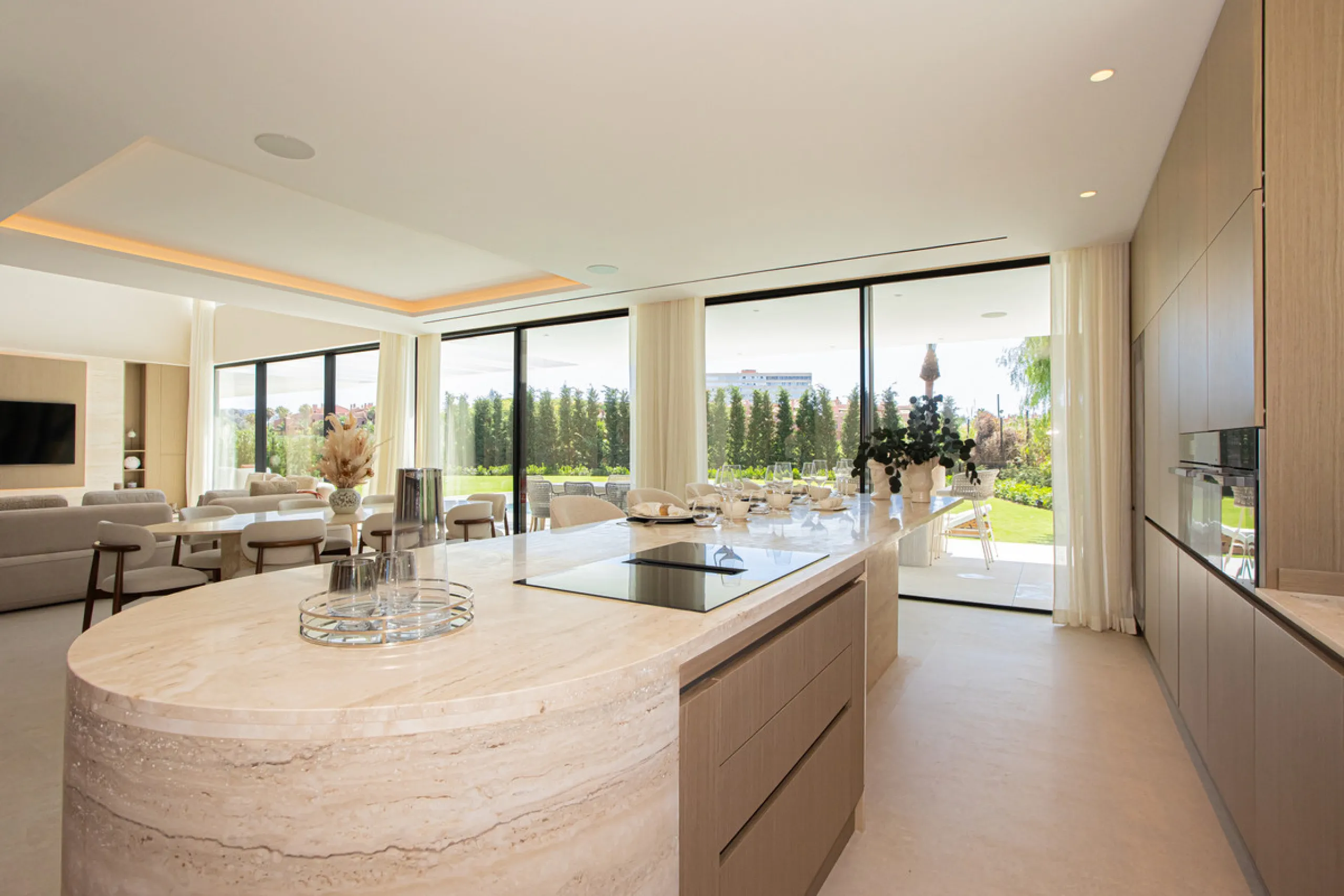 Experience unparalleled luxury in this stunning Los Monteros villa, where every detail has been crafted for sophisticated living. Boasting 6 en-suite bedrooms, a separate maid's apartment, and 8 bathrooms, this residence offers space, comfort, and style a