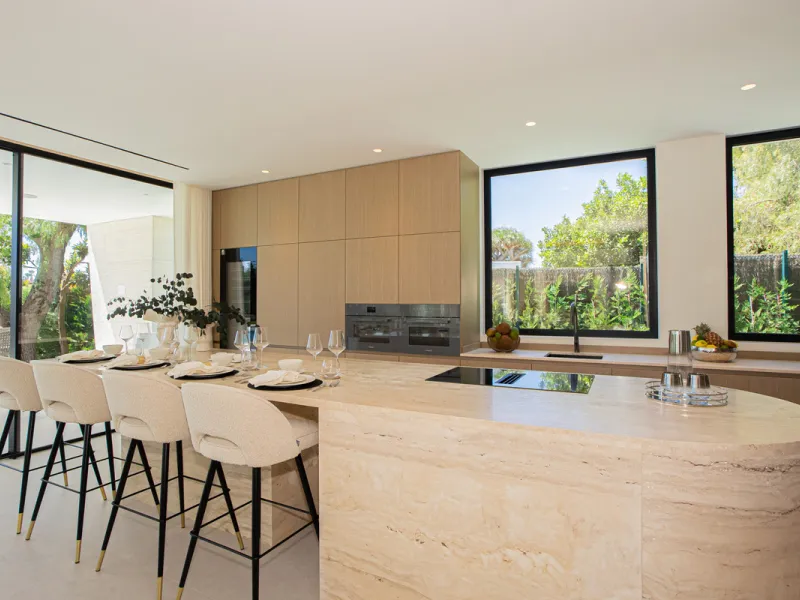 Experience unparalleled luxury in this stunning Los Monteros villa, where every detail has been crafted for sophisticated living. Boasting 6 en-suite bedrooms, a separate maid's apartment, and 8 bathrooms, this residence offers space, comfort, and style a
