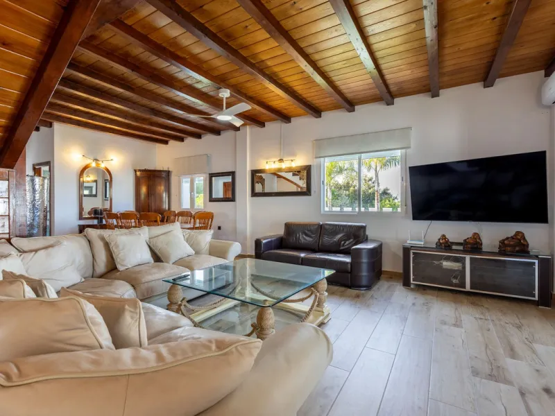 House - Detached Villa в продаже в Alhaurín el Grande, Málaga. В доме 6 спален и 5 ванных комнат. Площадь дома 336 м². Площадь участка 11788 м²