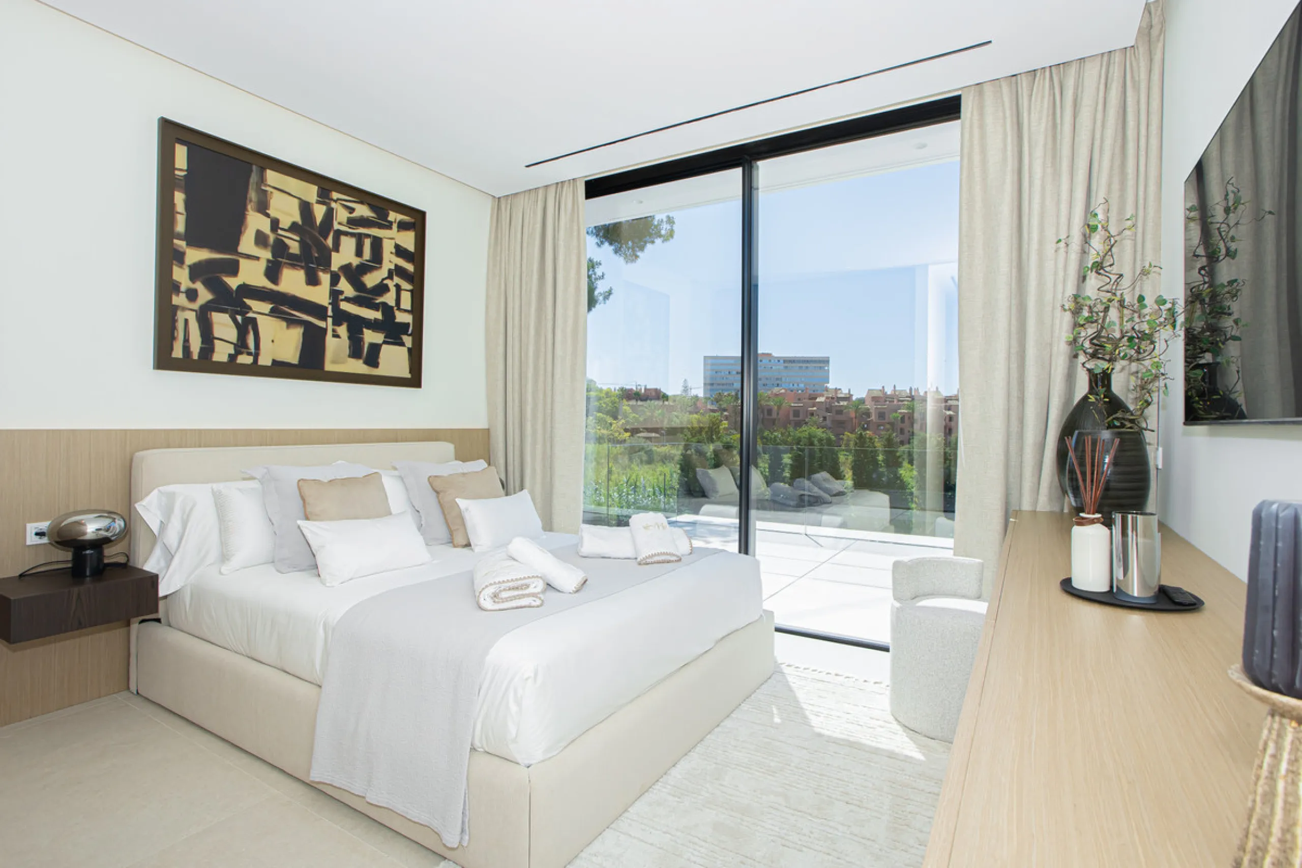 Experience unparalleled luxury in this stunning Los Monteros villa, where every detail has been crafted for sophisticated living. Boasting 6 en-suite bedrooms, a separate maid's apartment, and 8 bathrooms, this residence offers space, comfort, and style a
