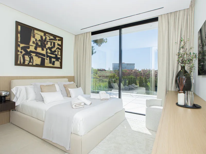 Experience unparalleled luxury in this stunning Los Monteros villa, where every detail has been crafted for sophisticated living. Boasting 6 en-suite bedrooms, a separate maid's apartment, and 8 bathrooms, this residence offers space, comfort, and style a