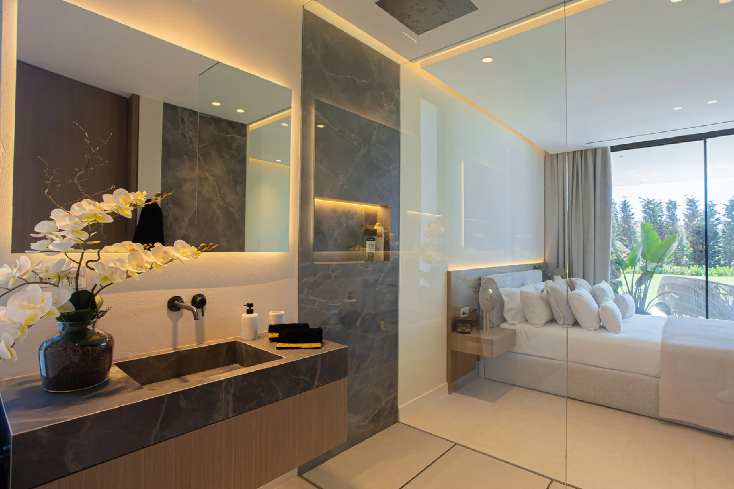Experience unparalleled luxury in this stunning Los Monteros villa, where every detail has been crafted for sophisticated living. Boasting 6 en-suite bedrooms, a separate maid's apartment, and 8 bathrooms, this residence offers space, comfort, and style a