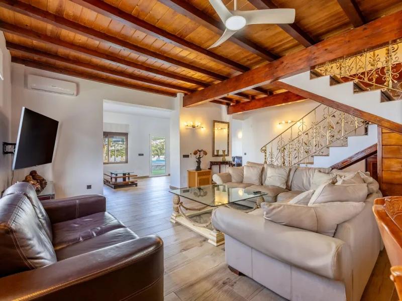 House - Detached Villa в продаже в Alhaurín el Grande, Málaga. В доме 6 спален и 5 ванных комнат. Площадь дома 336 м². Площадь участка 11788 м²