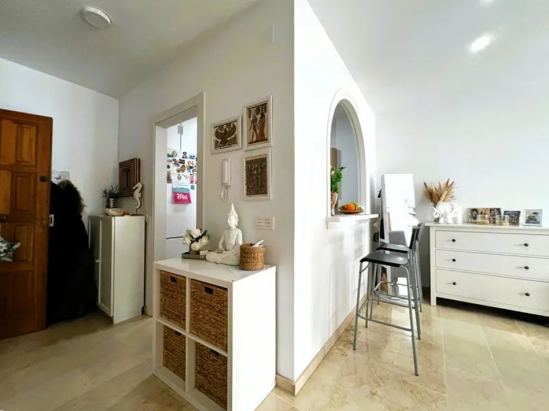 Apartment - Middle Floor Apartment в продаже в Fuengirola, Málaga. В доме 1 спален и 1 ванных комнат. Площадь дома 75 м²