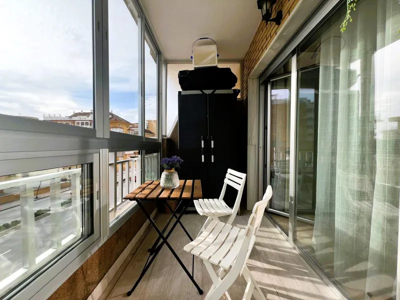 Apartment - Middle Floor Apartment в продаже в Fuengirola, Málaga. В доме 1 спален и 1 ванных комнат. Площадь дома 75 м²