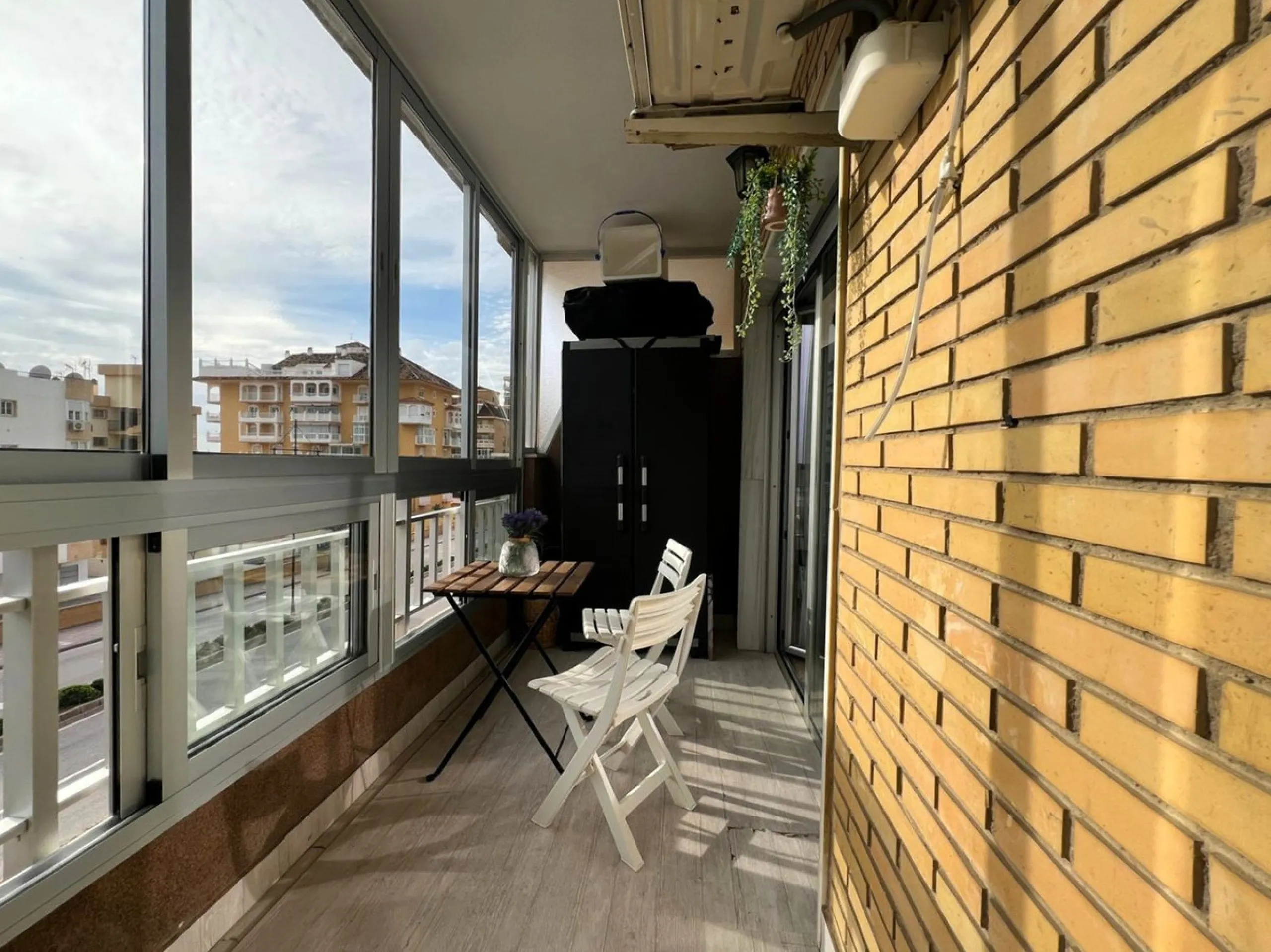 Apartment - Middle Floor Apartment в продаже в Fuengirola, Málaga. В доме 1 спален и 1 ванных комнат. Площадь дома 75 м²