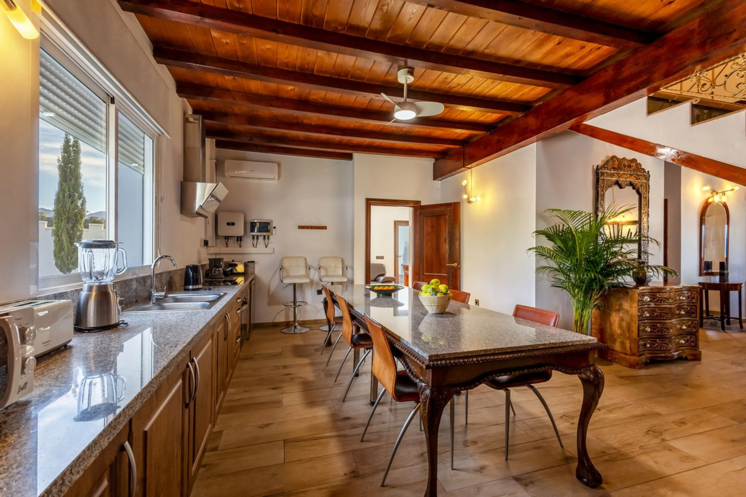 House - Detached Villa в продаже в Alhaurín el Grande, Málaga. В доме 6 спален и 5 ванных комнат. Площадь дома 336 м². Площадь участка 11788 м²