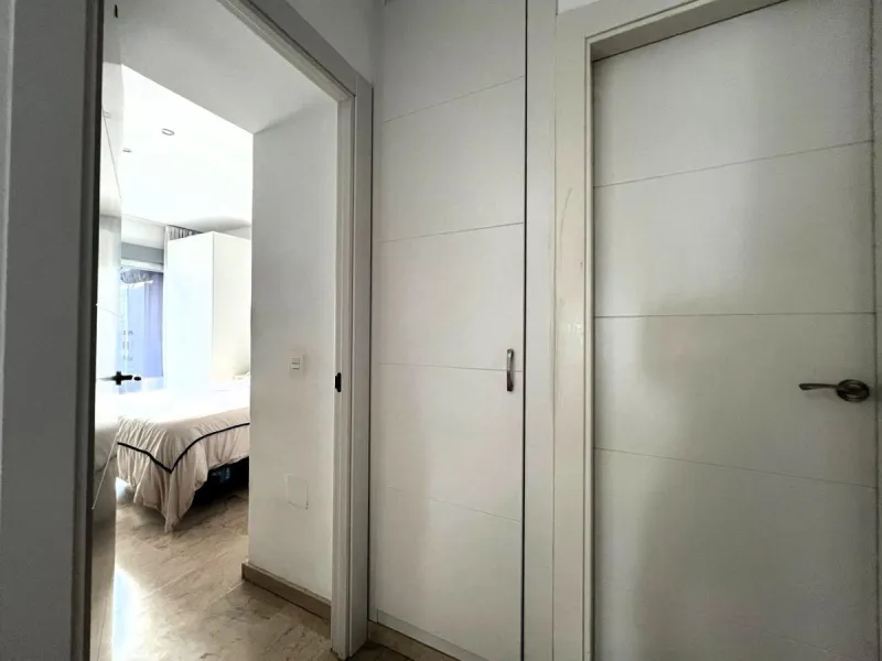 Apartment - Middle Floor Apartment в продаже в Fuengirola, Málaga. В доме 1 спален и 1 ванных комнат. Площадь дома 75 м²