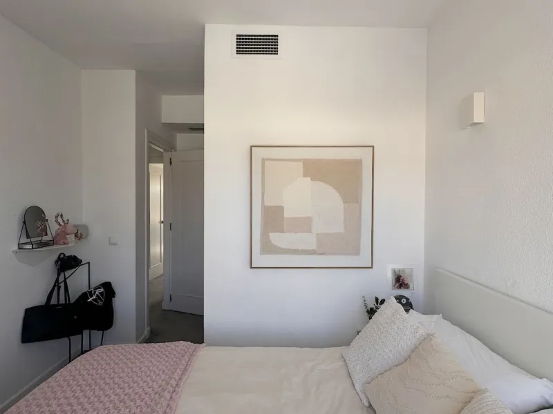 Newly renovated and modern townhouse/duplex apartment located in one of the most sought-after areas of Nueva Andalucía.