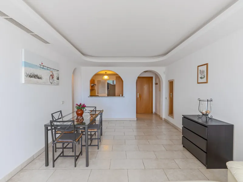 Apartment - Middle Floor Apartment в продаже в Benahavís, Málaga. В доме 2 спален и 2 ванных комнат. Площадь дома 116 м². Площадь участка 15 м²