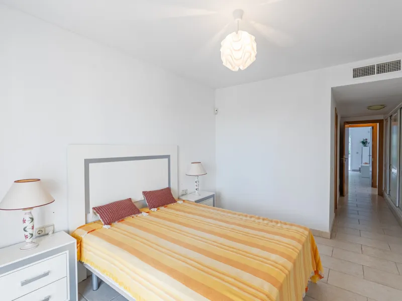 Apartment - Middle Floor Apartment в продаже в Benahavís, Málaga. В доме 2 спален и 2 ванных комнат. Площадь дома 116 м². Площадь участка 15 м²