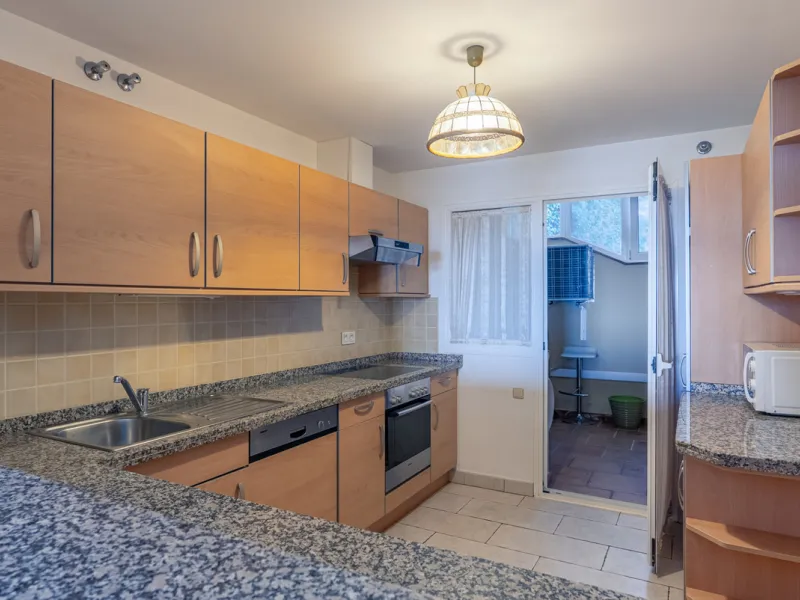 Apartment - Middle Floor Apartment в продаже в Benahavís, Málaga. В доме 2 спален и 2 ванных комнат. Площадь дома 116 м². Площадь участка 15 м²