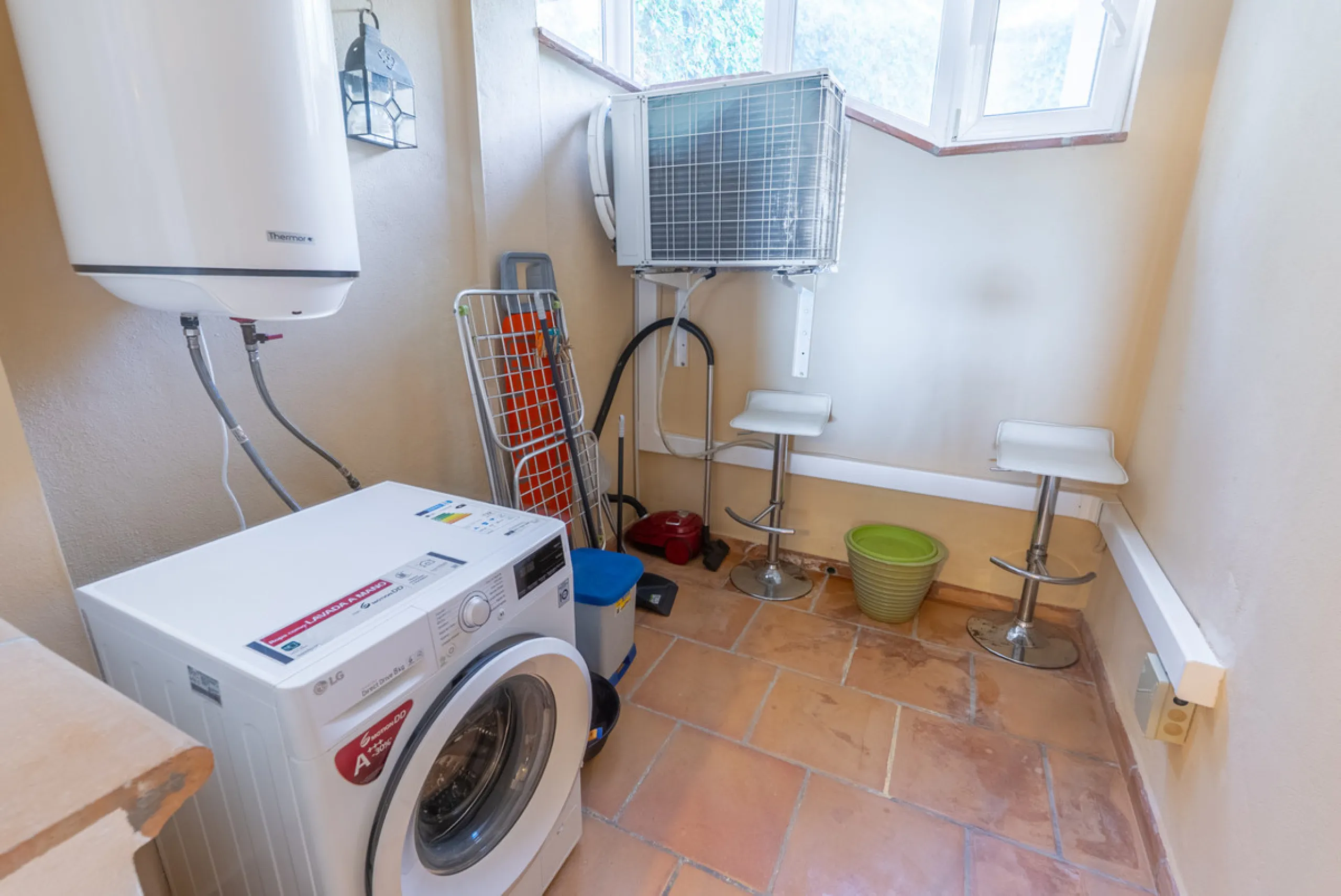 Apartment - Middle Floor Apartment в продаже в Benahavís, Málaga. В доме 2 спален и 2 ванных комнат. Площадь дома 116 м². Площадь участка 15 м²