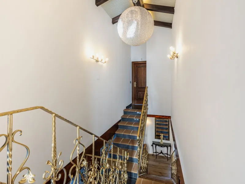 House - Detached Villa в продаже в Alhaurín el Grande, Málaga. В доме 6 спален и 5 ванных комнат. Площадь дома 336 м². Площадь участка 11788 м²