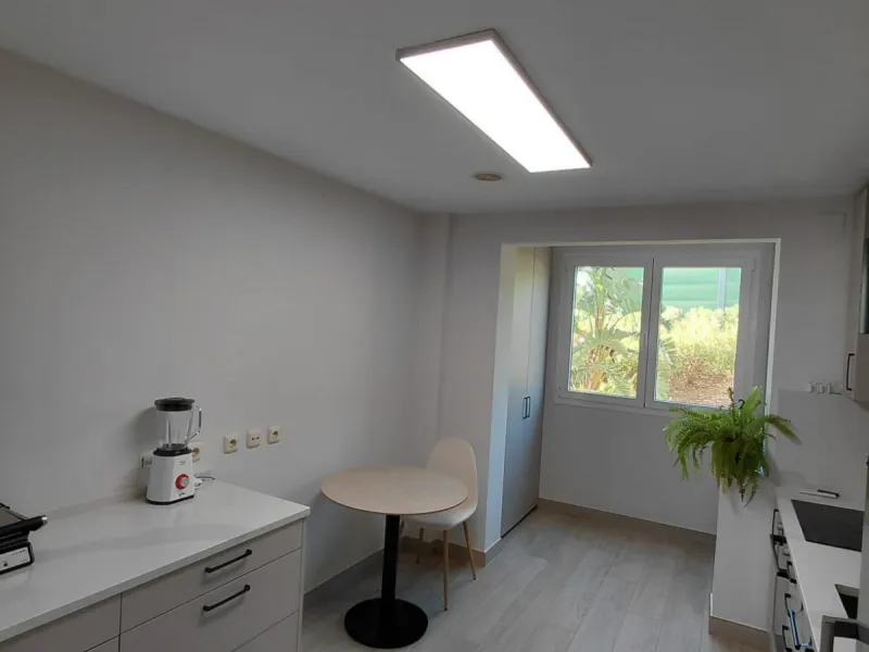 This stylishly renovated apartment is located in Camino del Pinar, one of Marbella's most peaceful and well-connected residential areas. Just a few minutes from the town centre and the beaches of the Golden Mile, it offers an exceptional combination of co