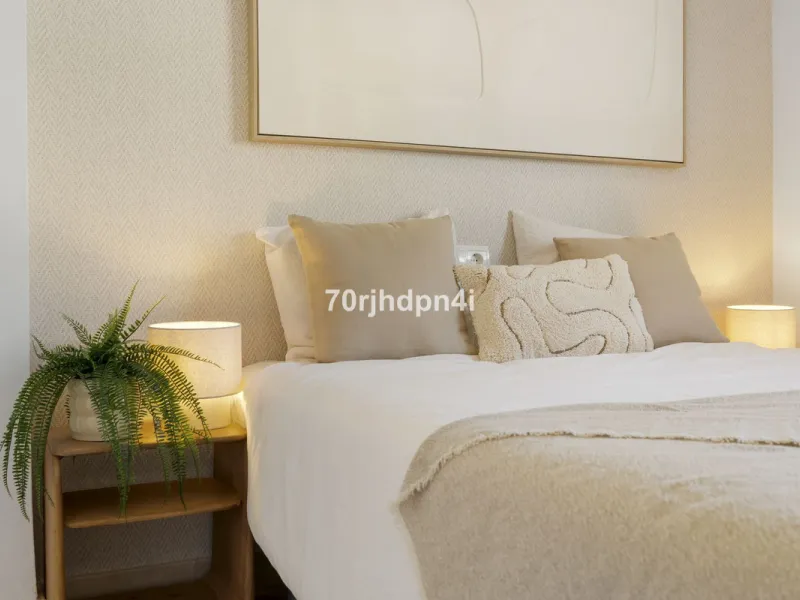 Located in the green and peaceful surroundings of La Resina Golf, this fully renovated penthouse offers a refined combination of space, comfort and open sea views. A property designed for those who want more — more light, more privacy and a higher standar