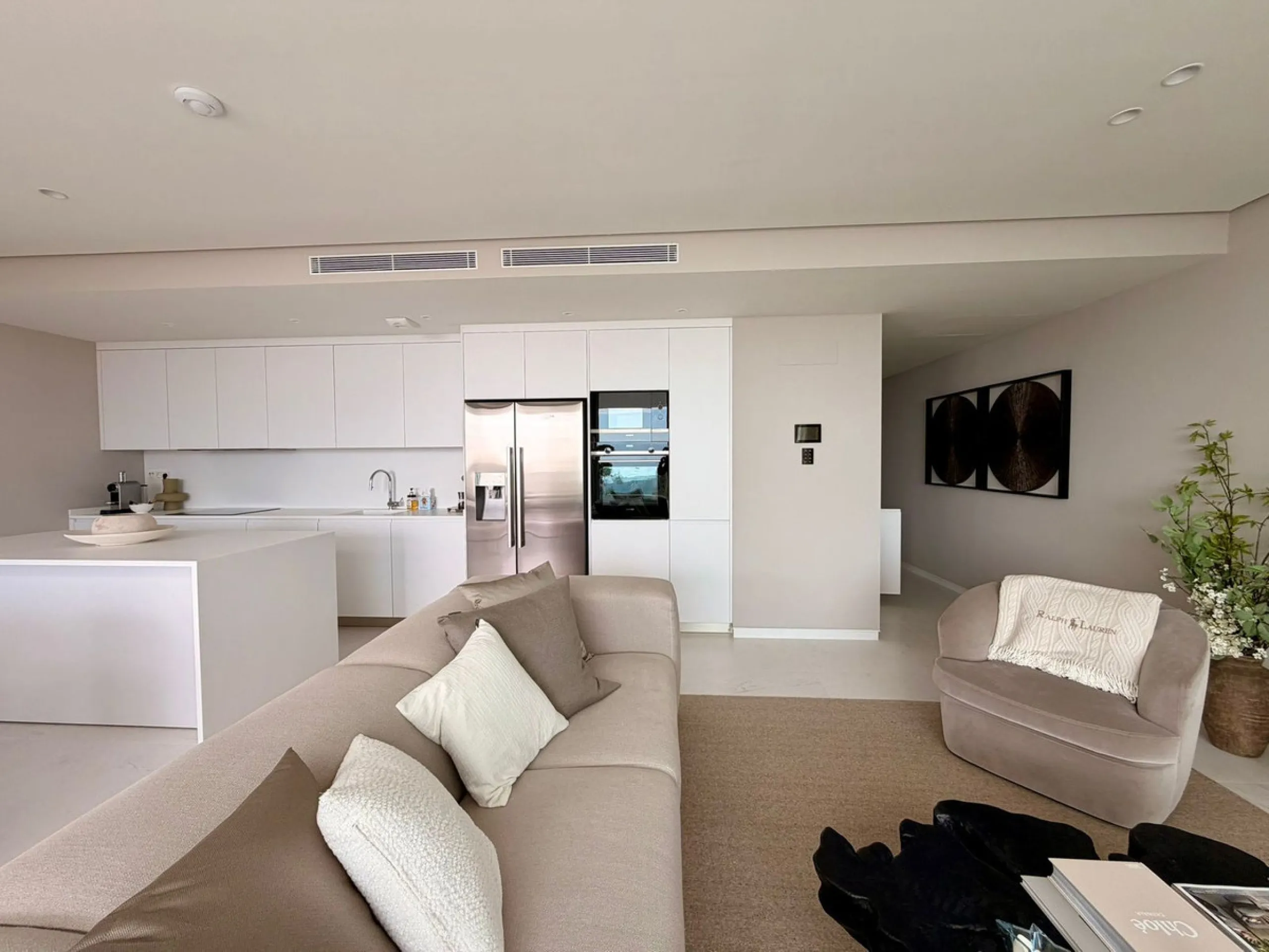 Luxury 2-Bedroom Apartment  with Amazing Sea Views