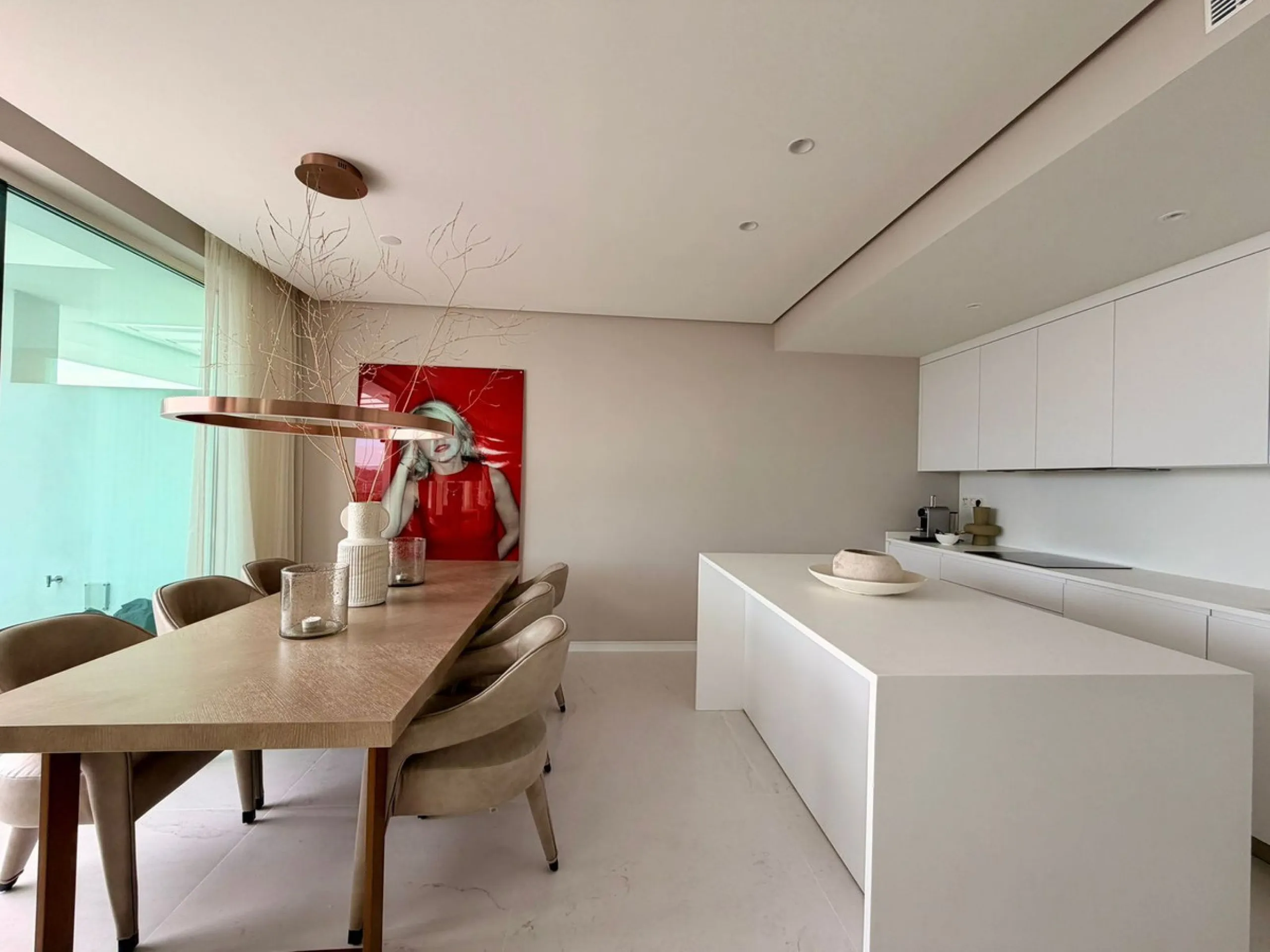 Luxury 2-Bedroom Apartment  with Amazing Sea Views