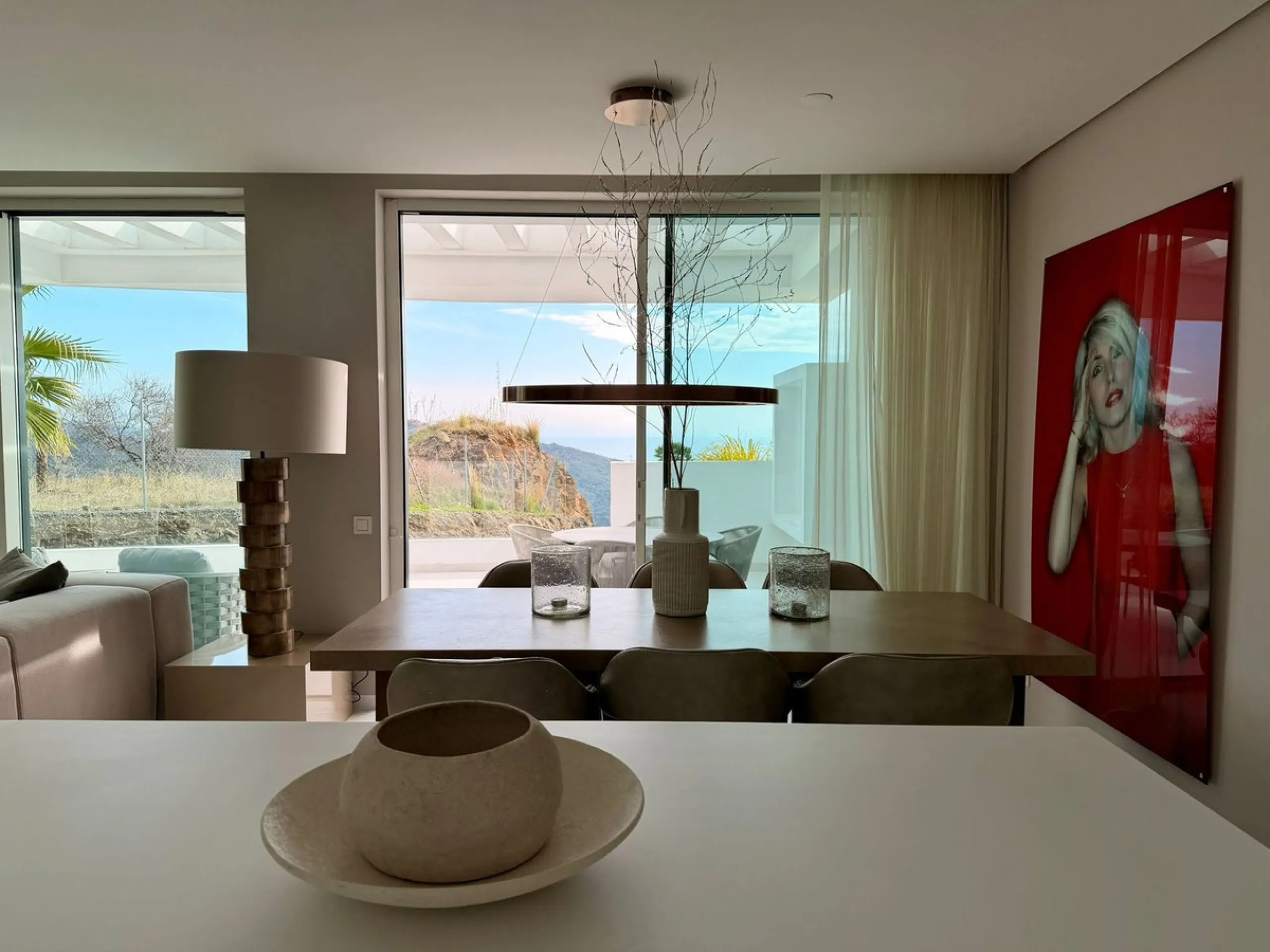 Luxury 2-Bedroom Apartment  with Amazing Sea Views