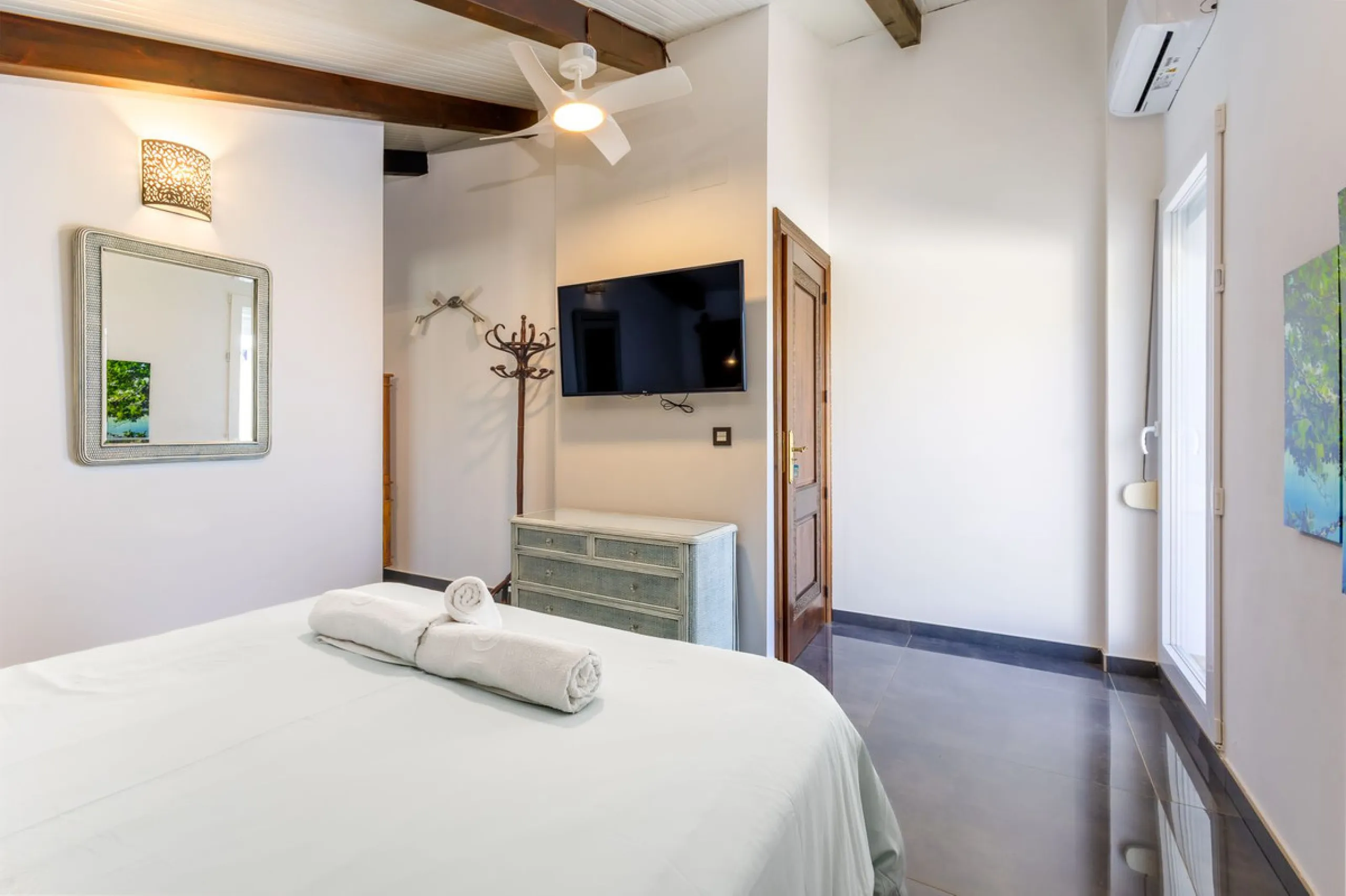 House - Detached Villa в продаже в Alhaurín el Grande, Málaga. В доме 6 спален и 5 ванных комнат. Площадь дома 336 м². Площадь участка 11788 м²