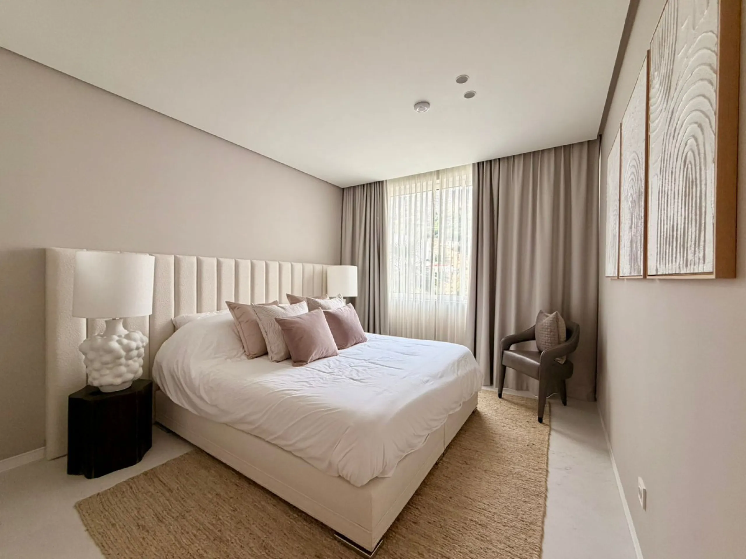 Luxury 2-Bedroom Apartment  with Amazing Sea Views