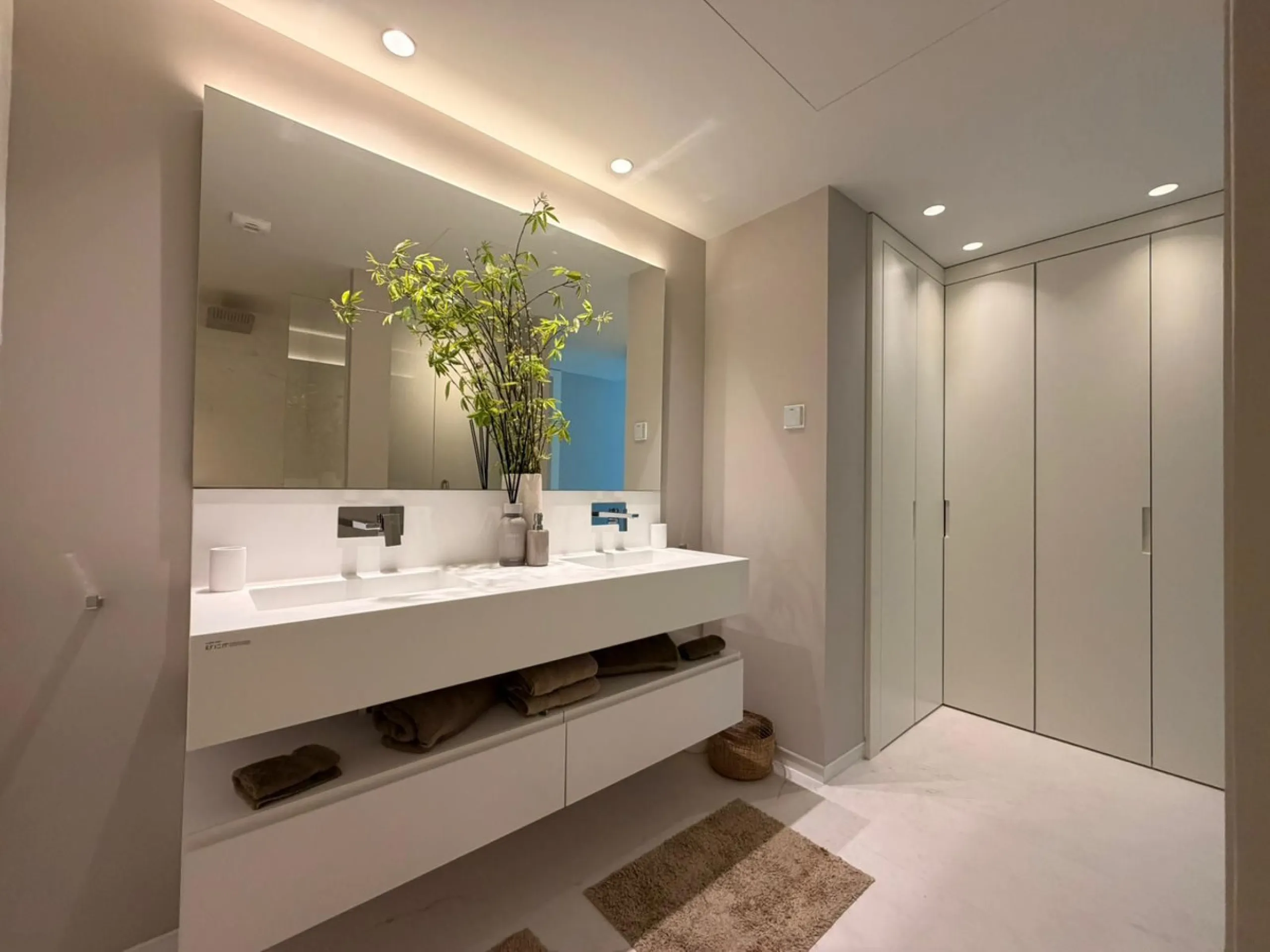 Luxury 2-Bedroom Apartment  with Amazing Sea Views