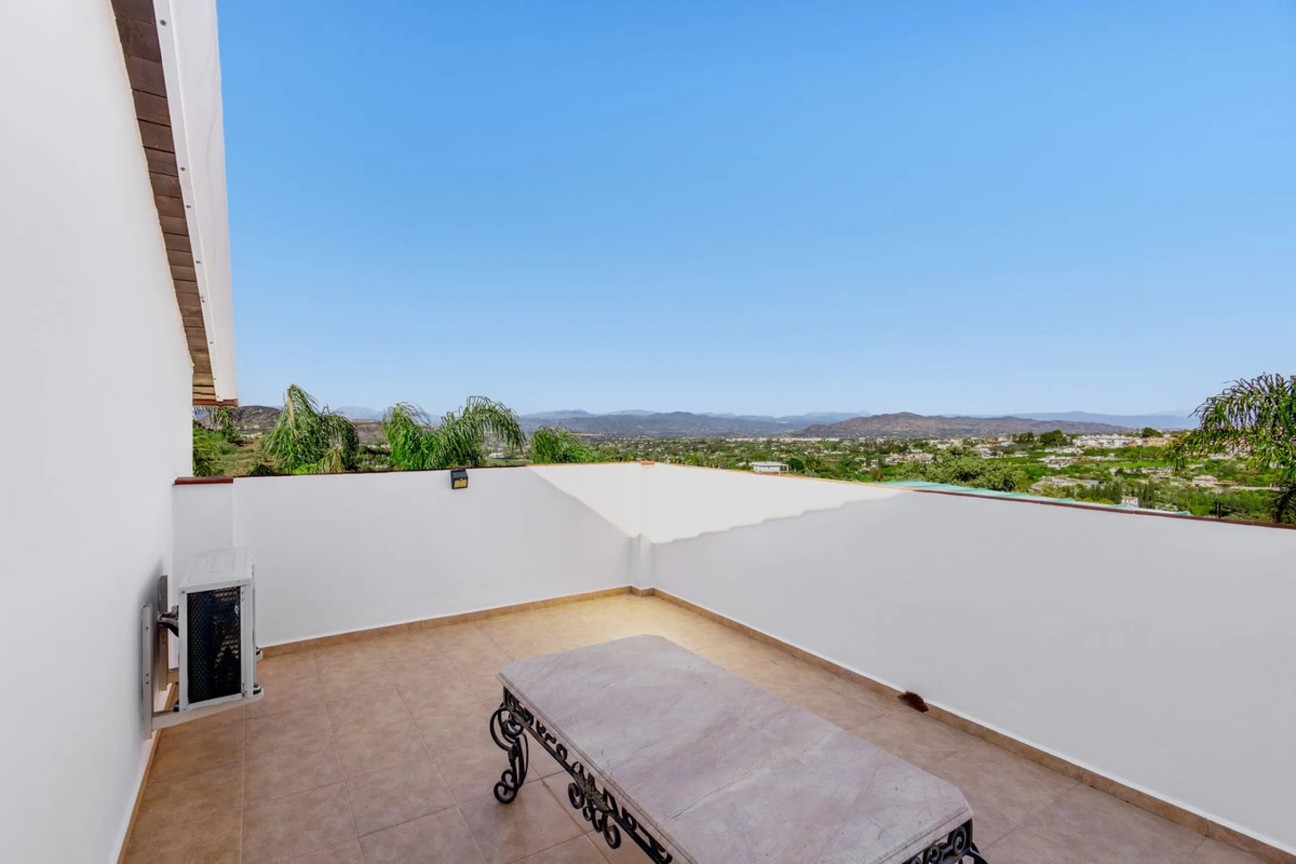 House - Detached Villa в продаже в Alhaurín el Grande, Málaga. В доме 6 спален и 5 ванных комнат. Площадь дома 336 м². Площадь участка 11788 м²