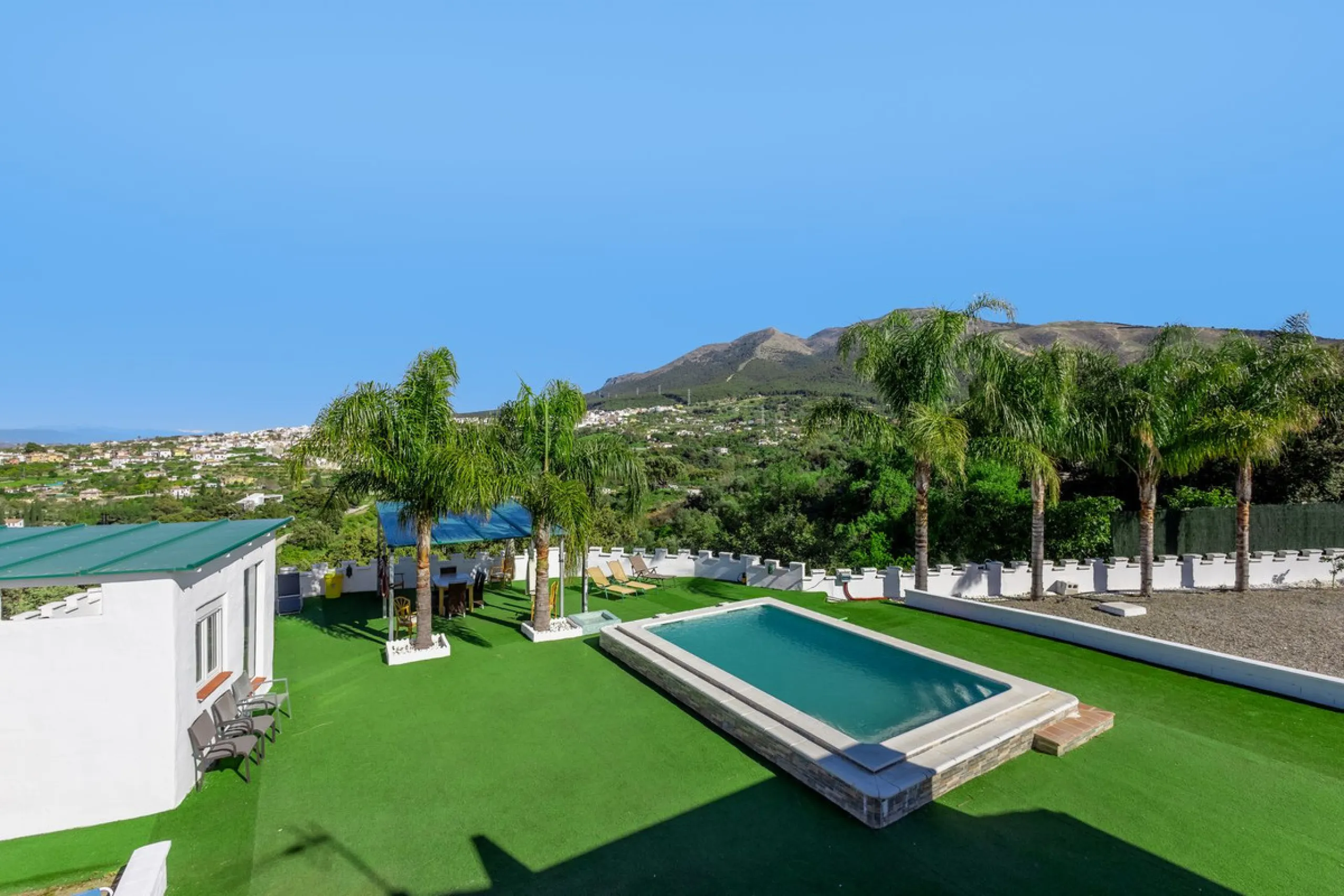 House - Detached Villa в продаже в Alhaurín el Grande, Málaga. В доме 6 спален и 5 ванных комнат. Площадь дома 336 м². Площадь участка 11788 м²
